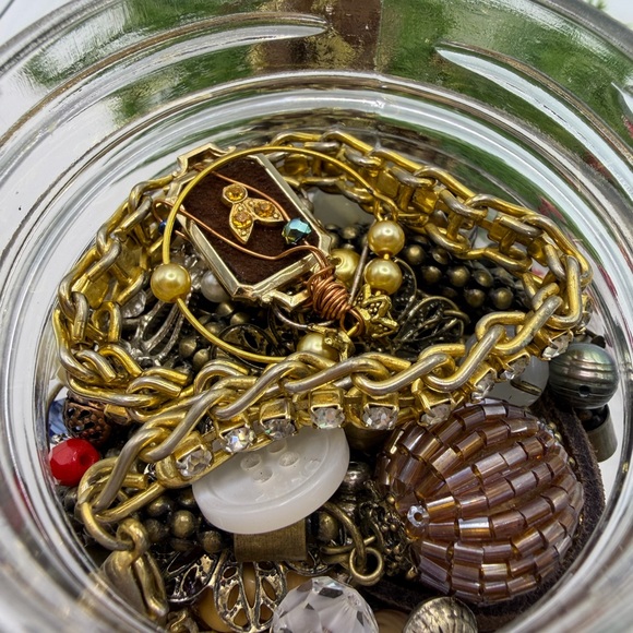 Assorted Brown and Gold Jewelry Jar 🏺 - Picture 11 of 12